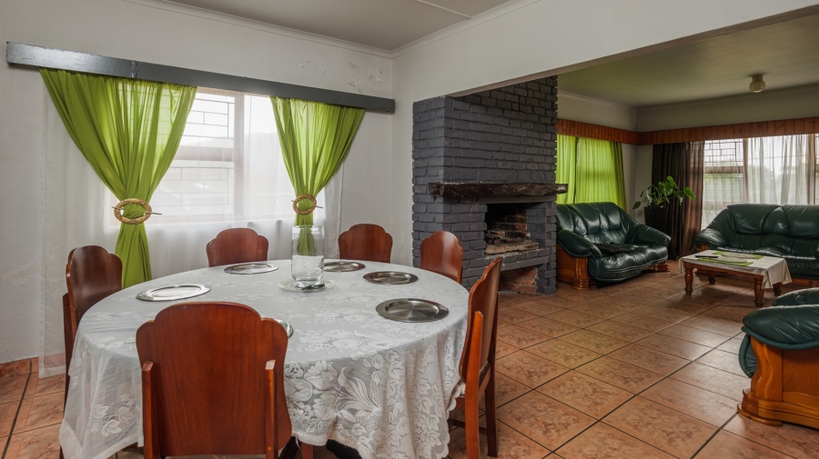 5 Bedroom Property for Sale in Napier Western Cape